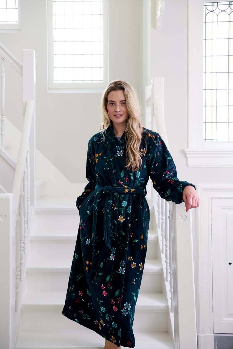ss23_les_fleurs_dark_blue-02_mood_ss23