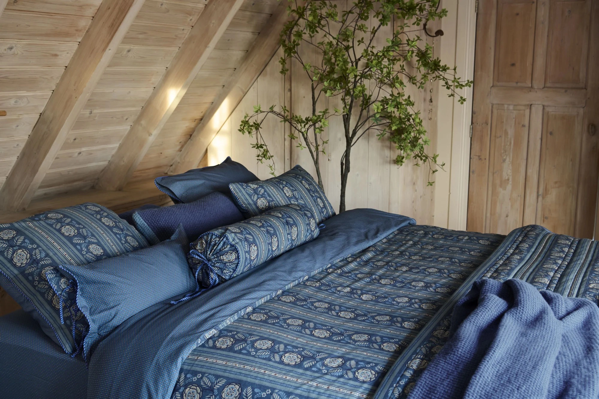 Pip Studio Rosa Rani – Kissen 35x60, Dunkelblau